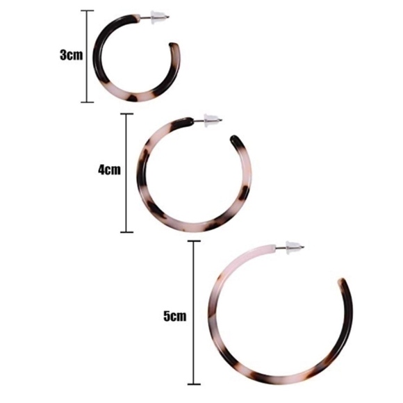 SALE💚 any 3 for $18 💚
 Tortoise Hoop Acrylic Resin Earrings - Picture 3 of 6